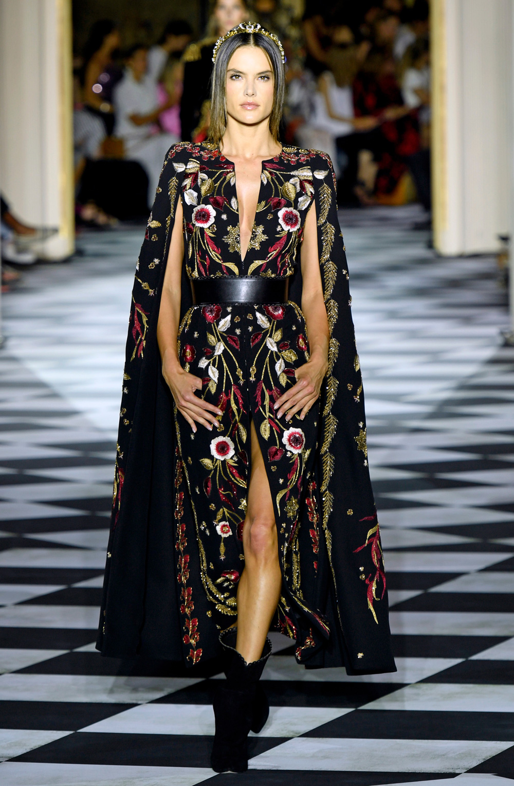 Indføre specifikation skæg Alessandra Ambrosio On The Catwalk During the Zuhair Murad Haute Couture  Show | About Her