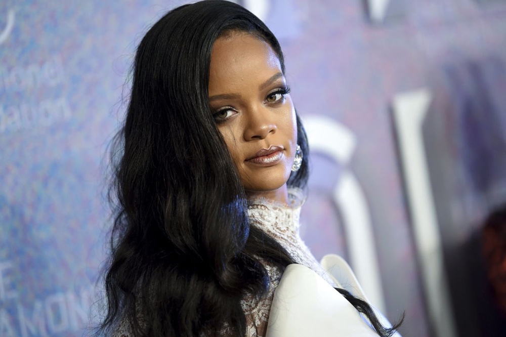 Rihanna's Denim Dress Is More Versatile Than You Think