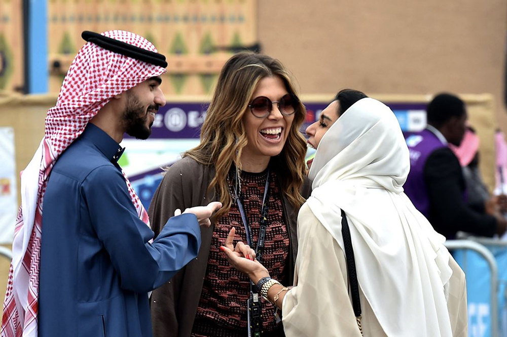 Saudi Arabia dress code for visit of F1 sparks huge controversy | Marca