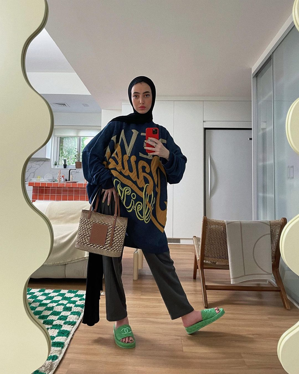 Leen Al Ghouti snaps a stylish mirror selfie | About Her