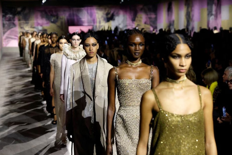 Dior Dazzles with Josephine Baker-Inspired Haute Couture Show in Paris ...