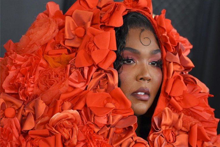 Grammys Fashion: Lizzo, Doja Cat, Beyonce Wow The Red Carpet | About Her