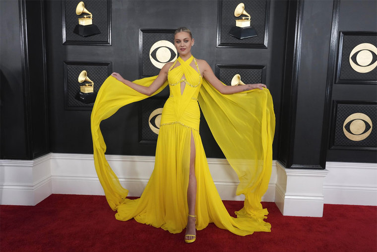 Grammys Fashion: Lizzo, Doja Cat, Beyonce Wow The Red Carpet | About Her
